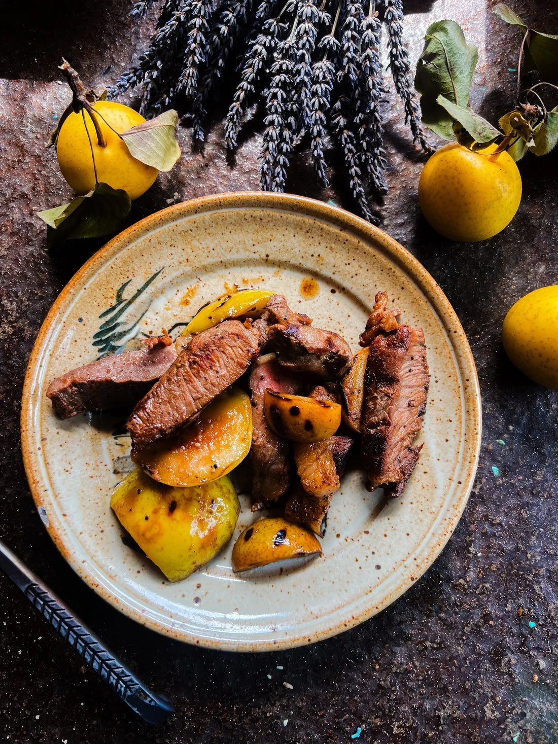 Pork chops with caramelized grilled fruit