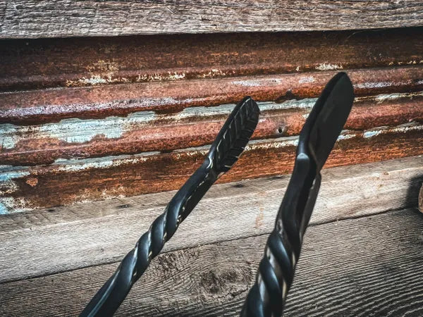 The Long Grilling Tongs