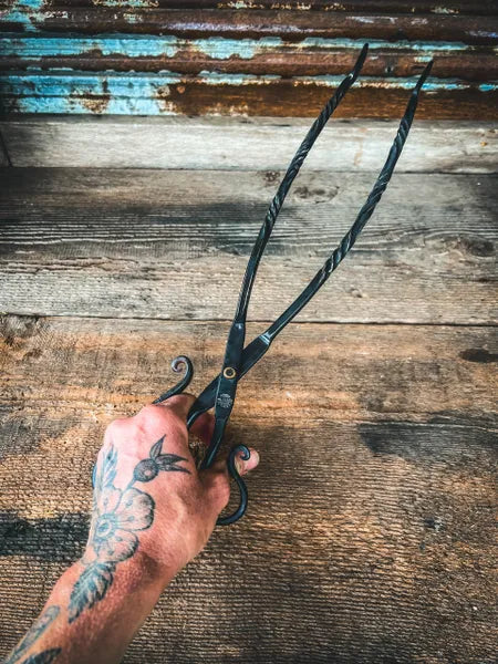 The Long Grilling Tongs