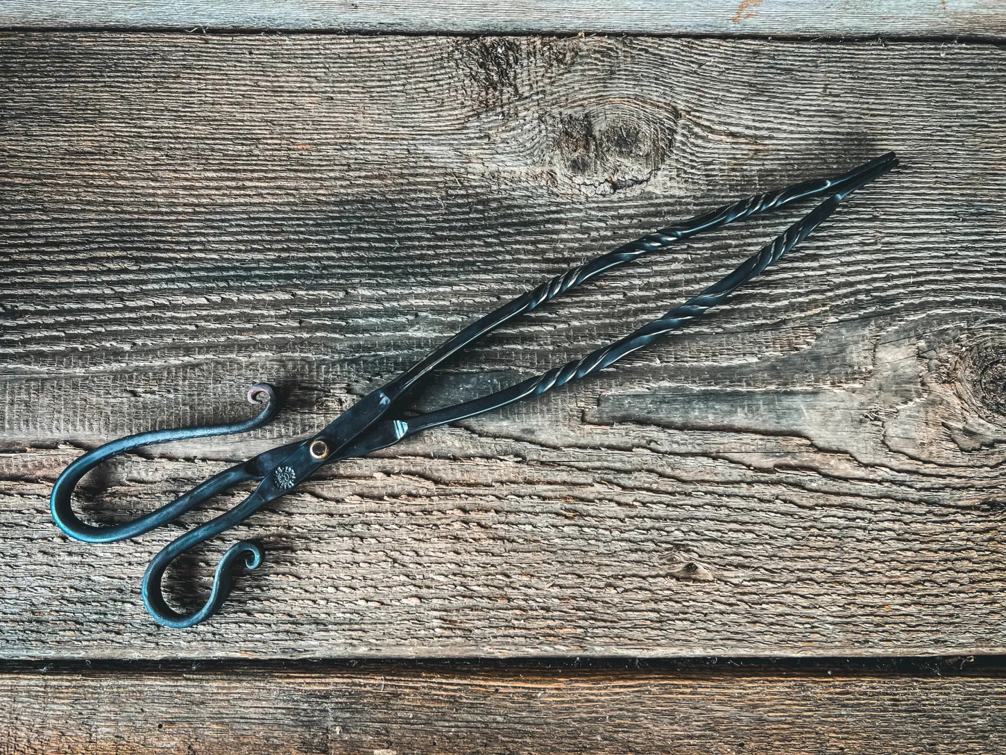 The Long Grilling Tongs